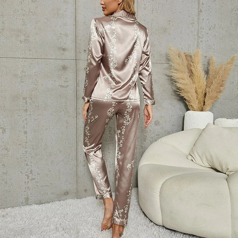 Chic Long Sleeve Pajama Set for Women - Button Down Print Nightwear with Trousers - Stylish Loungewear & Comfortable Sleepwear